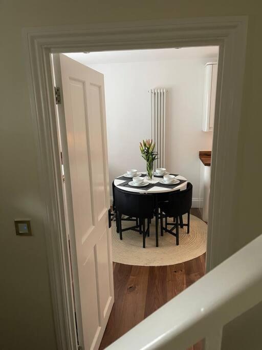 Newly Refurbished Apartment, Near Station & River Londres Exterior foto
